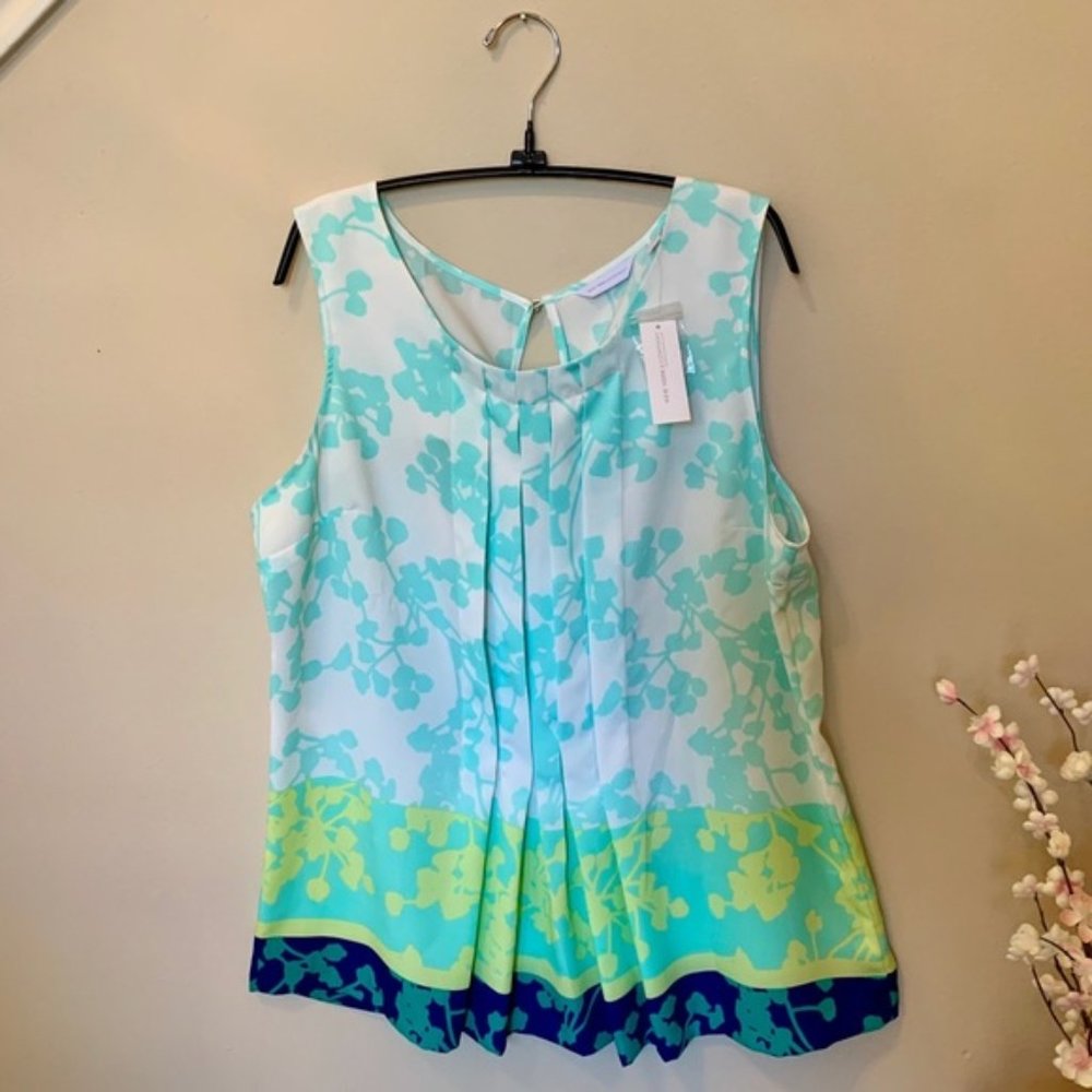 New York & Company White Aqua Floral Pleated Tank